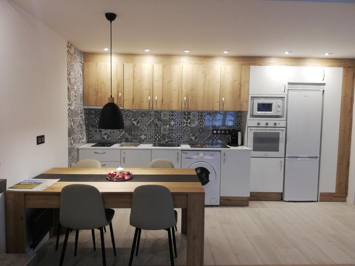 Apartamento Cinema Apartment Oviedo Bagian luar foto
