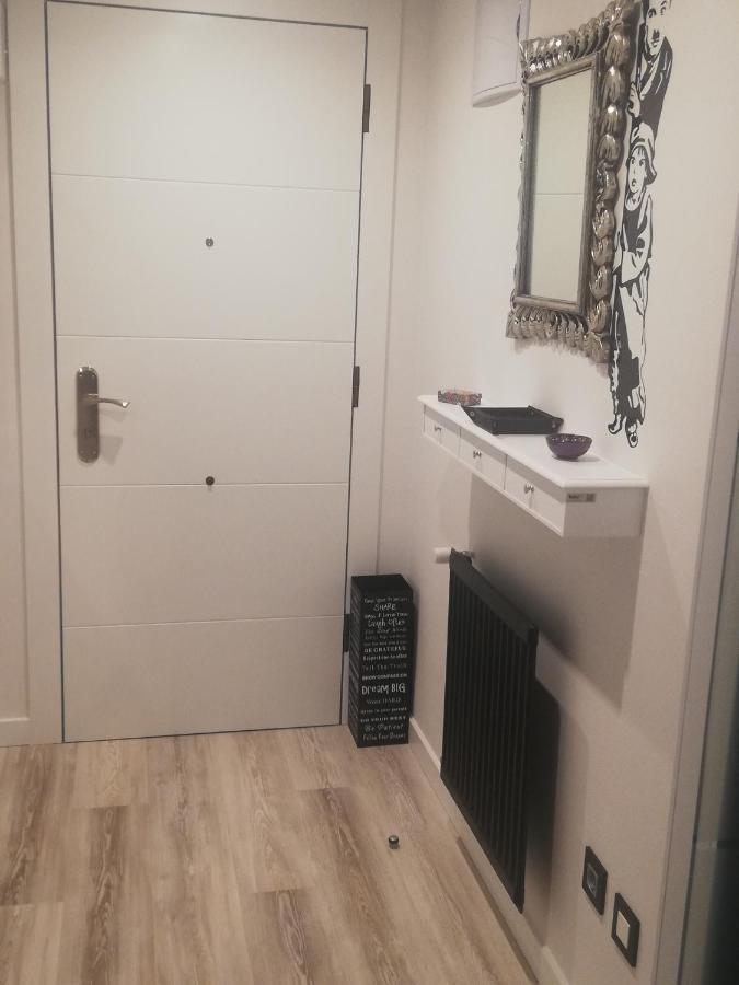 Apartamento Cinema Apartment Oviedo Bagian luar foto